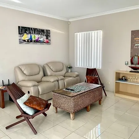 Nice And Neat House For Your Journey - Renovated Perth Exterior photo