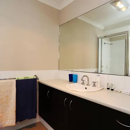 Nice And Neat House For Your Journey - Renovated Perth Exterior photo